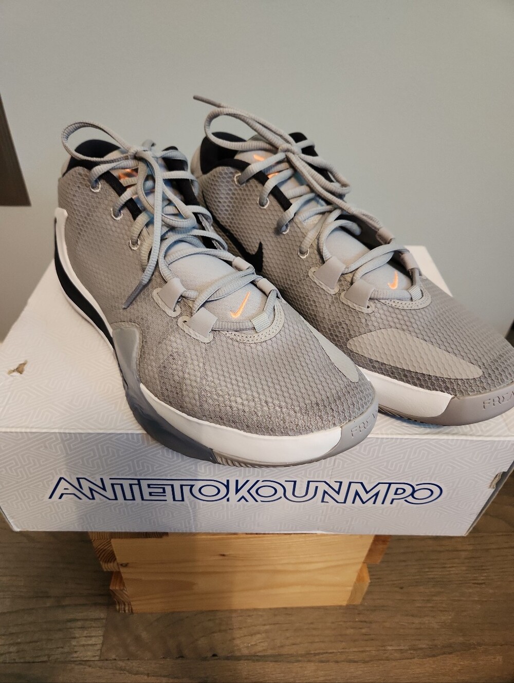 NEW Nike Zoom Freak 1 Atmosphere Grey / Oil Grey Giannis Shoes Men's Size 10.5